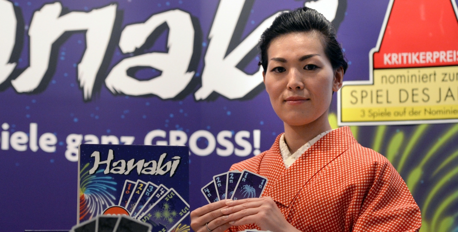 Facebook's new card-playing bot shows AI can work with others