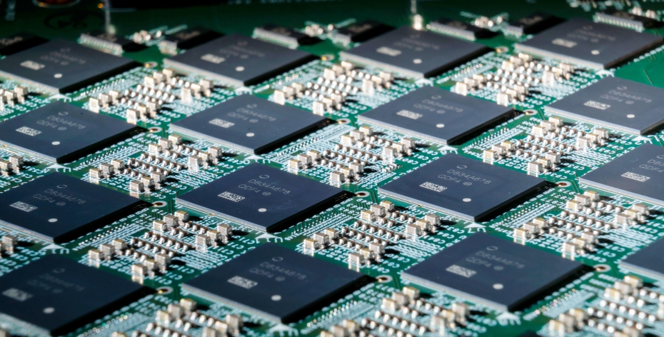 Intel packs 8 million digital neurons onto its brain-like computer