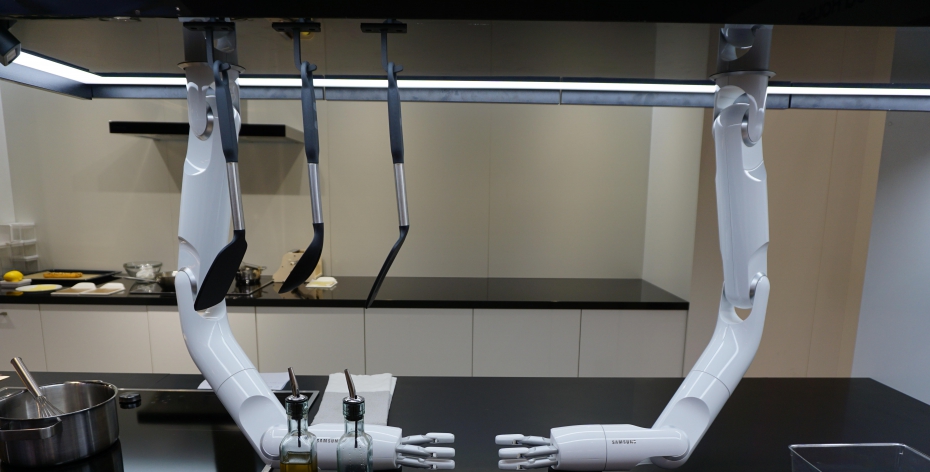 Samsung's robot chef arms just helped make me a delicious meal at IFA