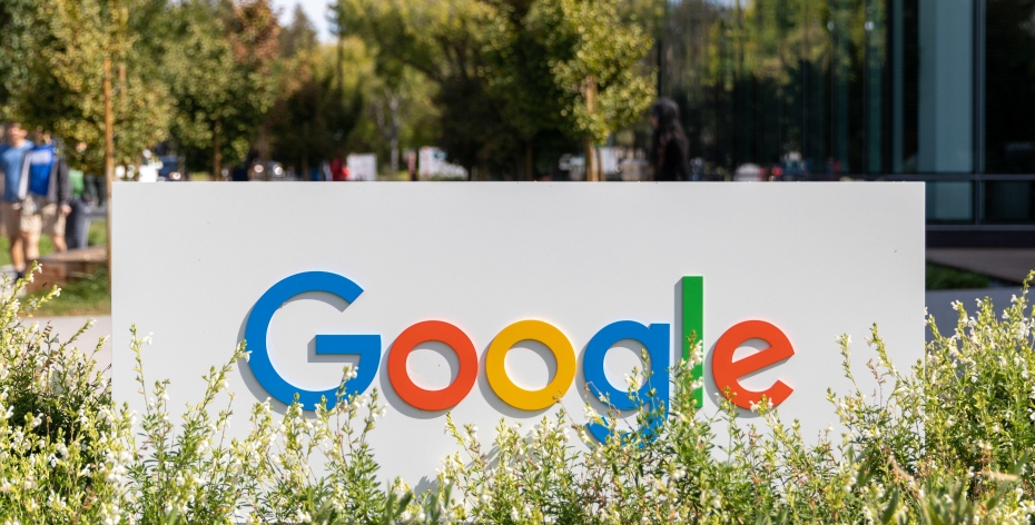 Google Suspends Engineer Who Rang Alarms About a Company AI Achieving Sentience