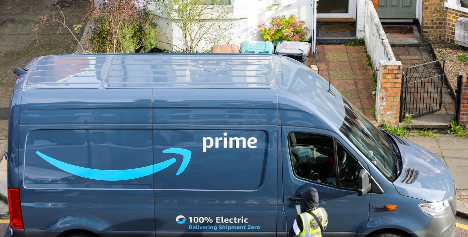 Senators question Amazon on use of cameras to monitor delivery drivers