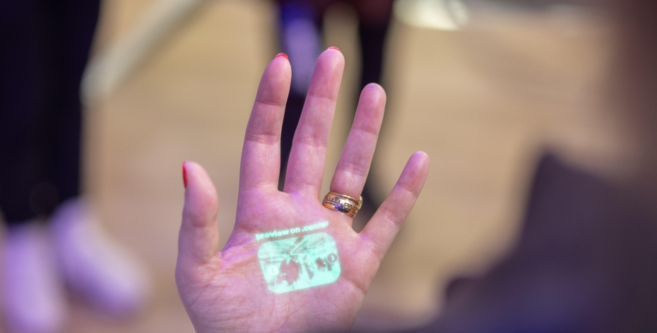 Smart Glasses and AI Badges: All the Ways AI Appeared at MWC 2024