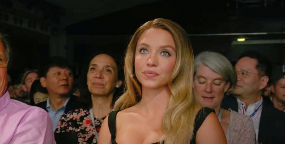 Sydney Sweeney Makes Brief, Awkward Appearance at Samsung Unpacked Event