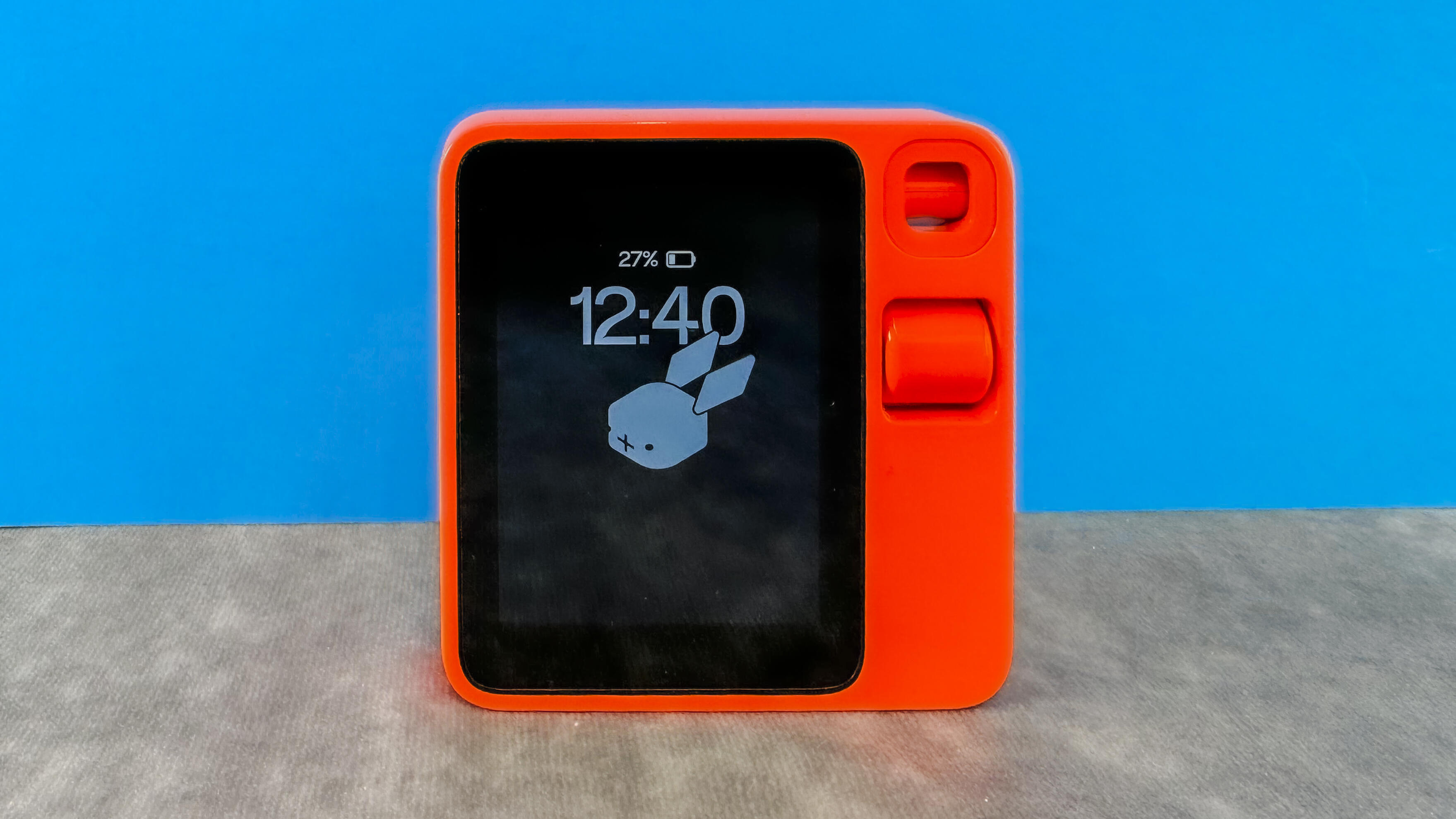The Rabbit R1 AI assistant
