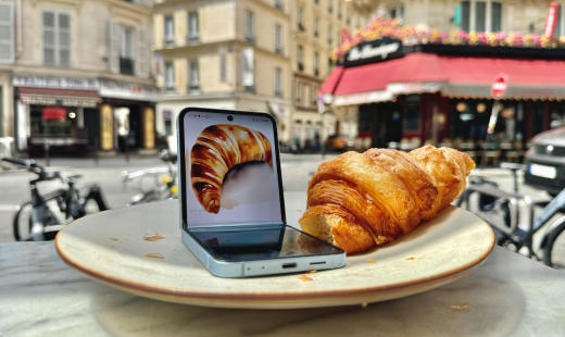 Galaxy Z Flip 6: I Spent My First Day AI-ing My Way Through Paris With It