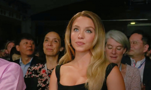 Sydney Sweeney Makes Brief, Awkward Appearance at Samsung Unpacked Event